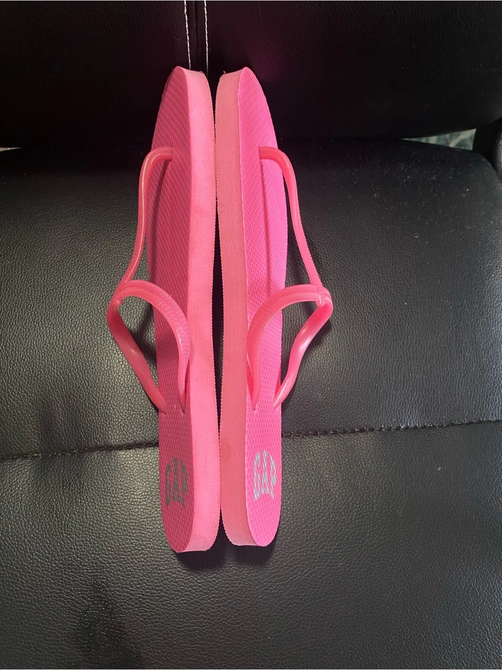 GAP bright pink